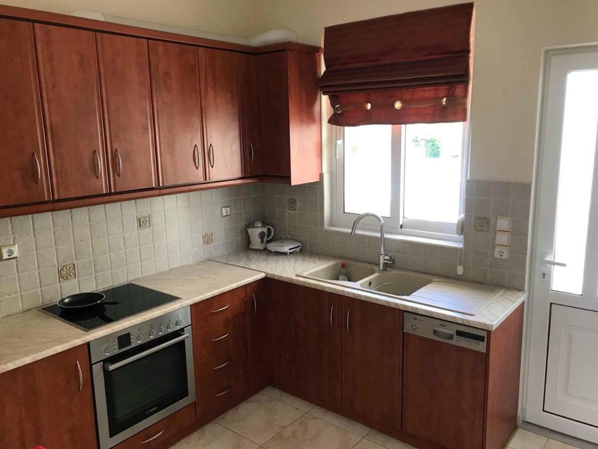 Amazing House In Kiato Near The Beach المظهر الخارجي الصورة